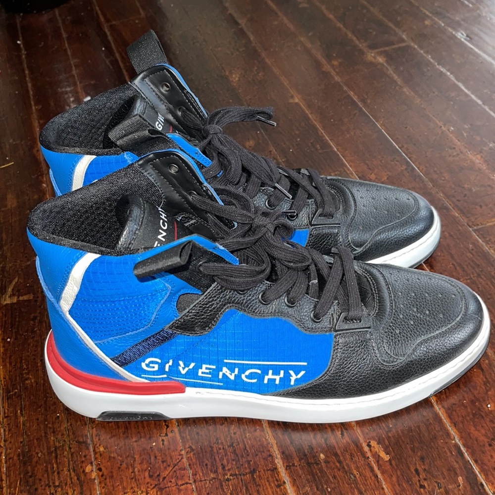 Givenchy - Picture 2 of 2